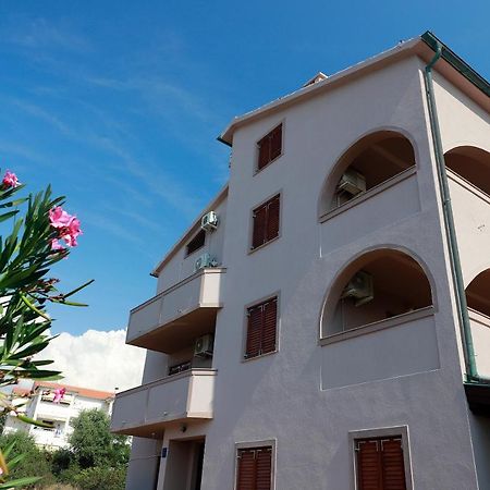 Apartments Dario Новалья Экстерьер фото