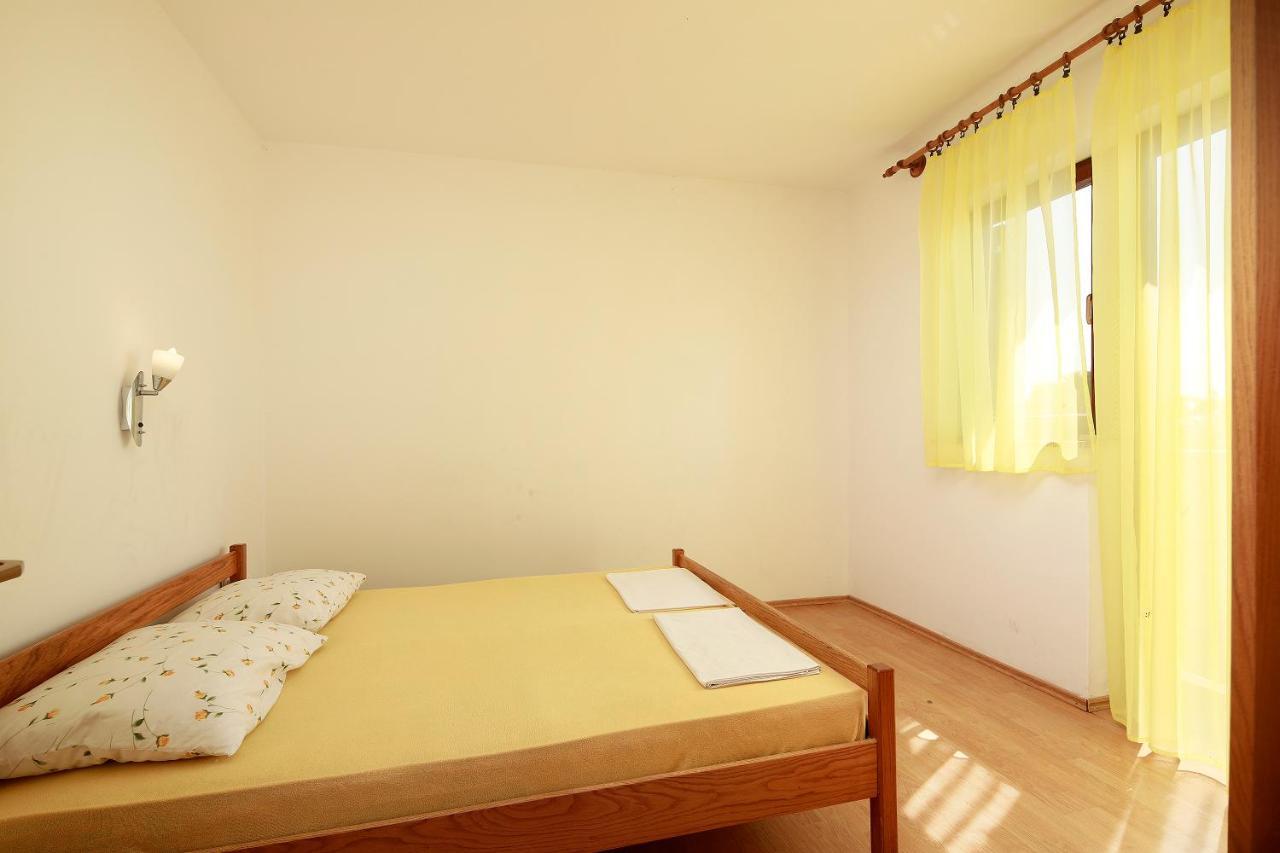 Apartments Dario Новалья Экстерьер фото