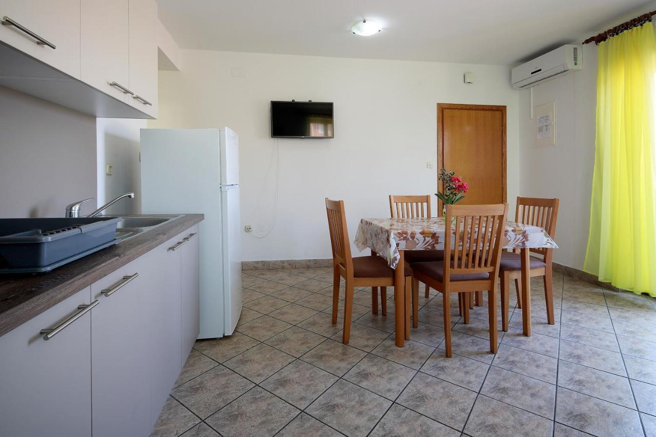 Apartments Dario Новалья Экстерьер фото